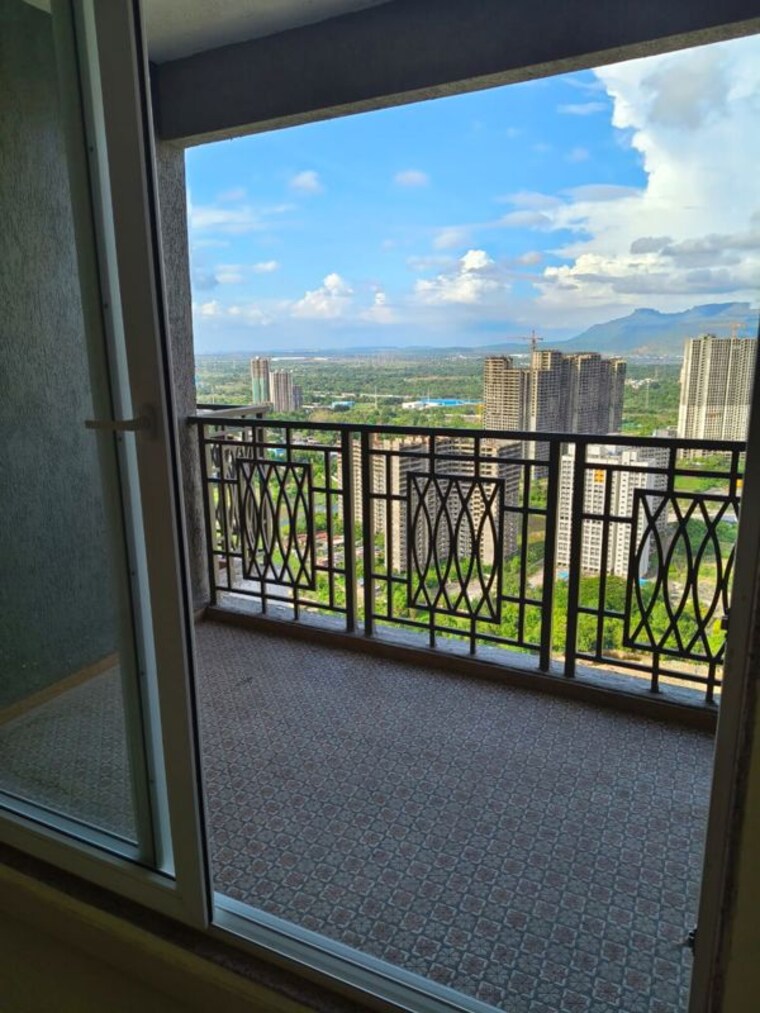Balcony, paradise-sai-world-empire 3 Bedroom 1800 Sq.Ft. Apartment In Kharghar Navi Mumbai 10580151