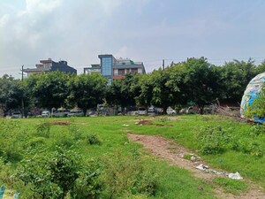  Plot – Exterior View View at Sector 20 Yamuna Expressway - for Sale
