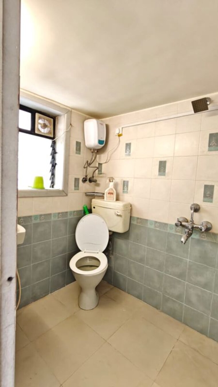 Bathroom, doordarshan-chs 3 Bedroom 889 Sq.Ft. Apartment In Goregaon East Mumbai 10586552