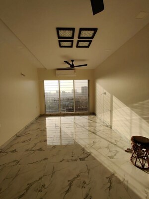 Room in 3 BHK Apartment at Raheja Ridgewood, Goregaon East – for Rent