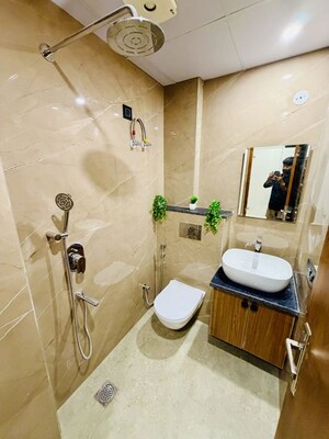 Bathroom in 1 BHK Builder Floor at Sector 30 – for Rent