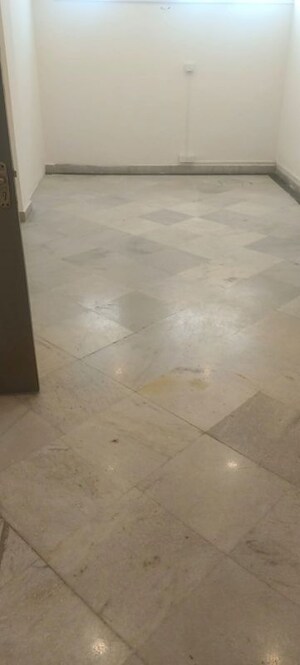 Room in  Office Space at Defence Colony – for Rent