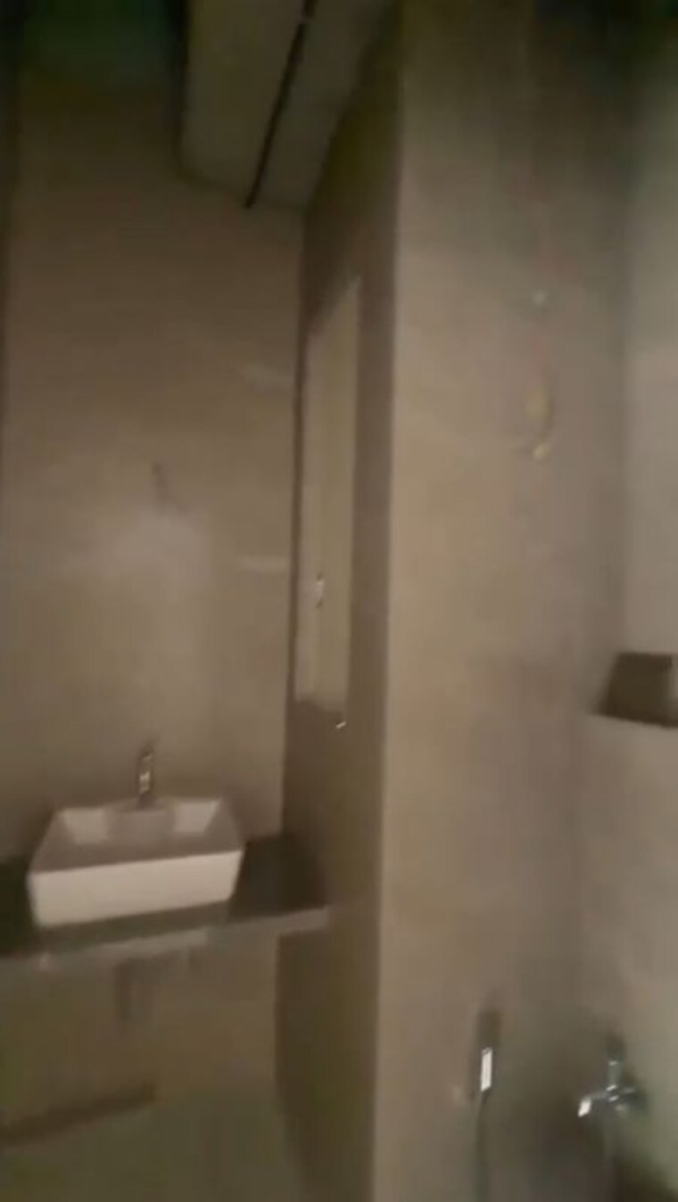 Bathroom, lower parel Commercial Office Space 600 Sq.Ft. In Lower Parel Mumbai 10586604