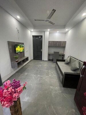 Living Room in 1 BHK Builder Floor at Sector 48 – for Rent