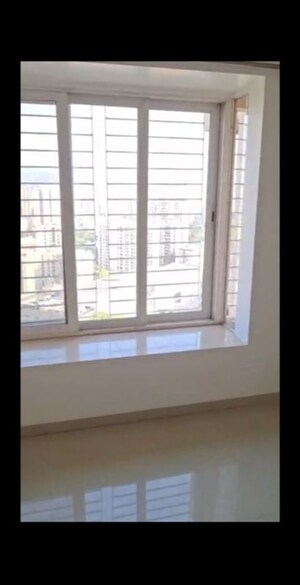 Room in 2 BHK Apartment at Dosti Imperia Phase I, Ghodbunder Road – for Sale
