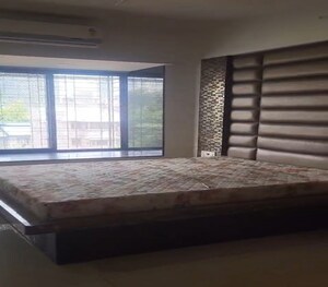 Bedroom in 2 BHK Apartment at Dadar East – for Rent