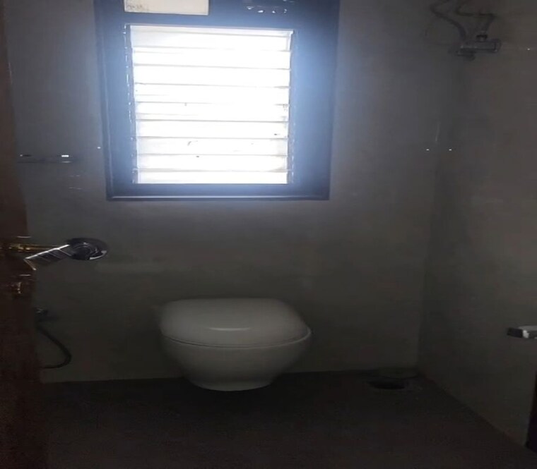Bathroom, dadar east 2 Bedroom 750 Sq.Ft. Apartment In Dadar East Mumbai 10586651