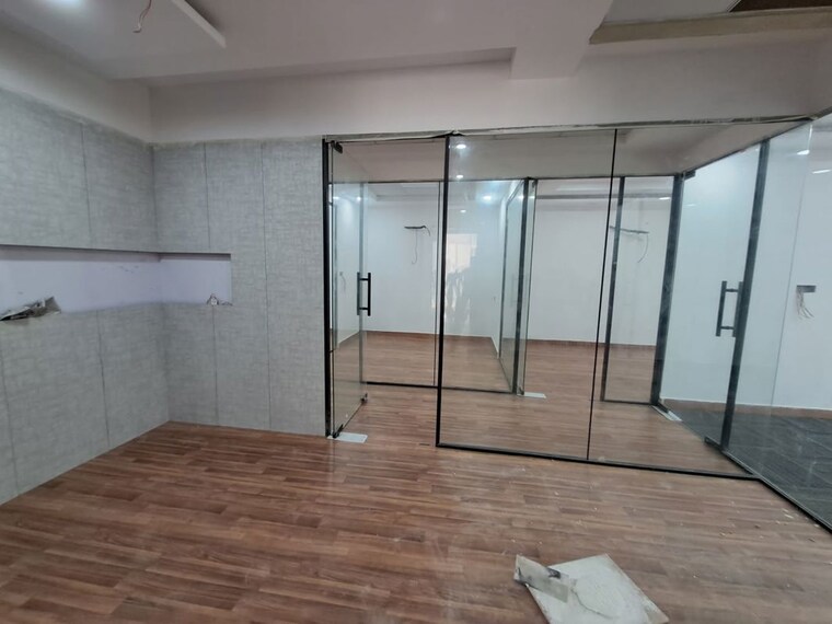 Room, sector 63 Commercial Office Space 3000 Sq.Ft. In Sector 63 Noida 10586556