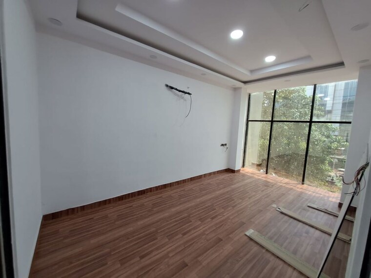 Room, sector 63 Commercial Office Space 3000 Sq.Ft. In Sector 63 Noida 10586556
