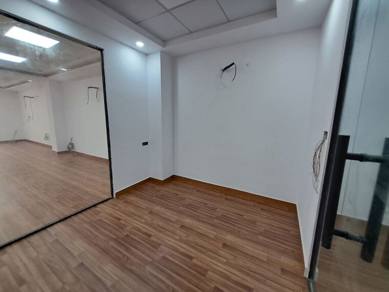 Room, sector 63 Commercial Office Space 3000 Sq.Ft. In Sector 63 Noida 10586556