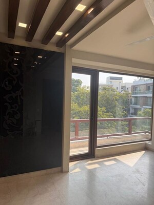 Room in 3 BHK Builder Floor at Vasant Vihar – for Rent