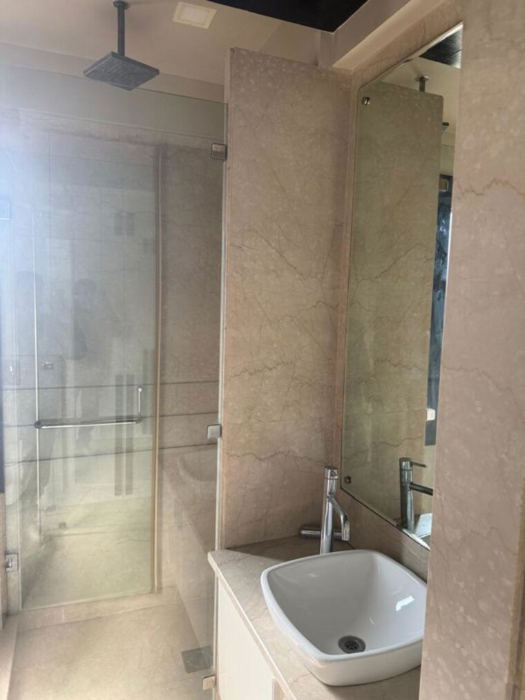 Bathroom, vasant vihar 3 Bedroom 425 Sq.Yd. Builder Floor In Vasant Vihar Delhi 10586668