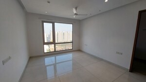 Room in 4 BHK Apartment at Jayabheri The Peaks, Narsingi – for Rent