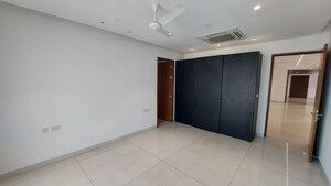 Room in 4 BHK Apartment at Jayabheri The Peaks, Narsingi – for Rent