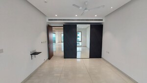 Room in 4 BHK Apartment at Jayabheri The Peaks, Narsingi – for Rent