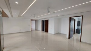 Room in 4 BHK Apartment at Jayabheri The Peaks, Narsingi – for Rent