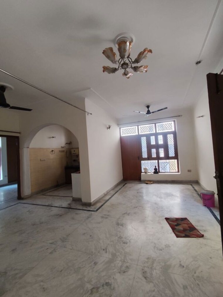 Room, green fields colony 3 Bedroom 1699 Sq.Ft. Builder Floor In Green Fields Colony Faridabad 10586679