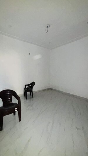 Room in 3 BHK Villa at Kingson Green Villa Phase 2, Panchsheel Green – for Sale