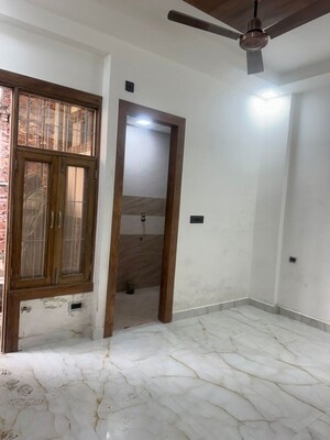 Room in 2 BHK Builder Floor at Sector 16b Greater Noida – for Sale