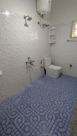 Bathroom in 2 BHK Builder Floor at Happy Homes BTM Layout, Btm Layout – for Rent