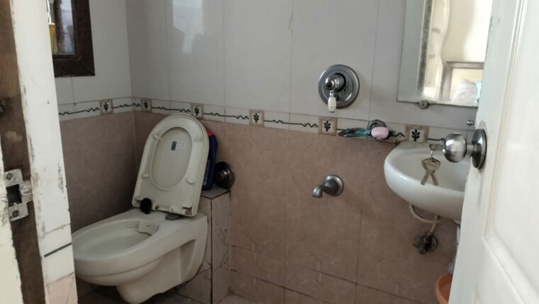 Bathroom, tharwani-heritage 2 Bedroom 1200 Sq.Ft. Apartment In Kharghar Sector 7 Navi Mumbai 10586744