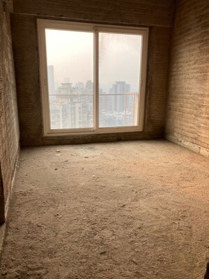 Room in 5 BHK Apartment at Midcity Shikhar, Andheri West – for Sale