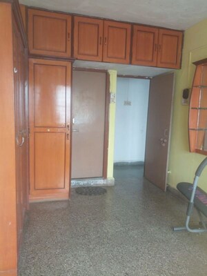 Bedroom in 2 BHK Apartment at Lokmanya Colony – for Rent