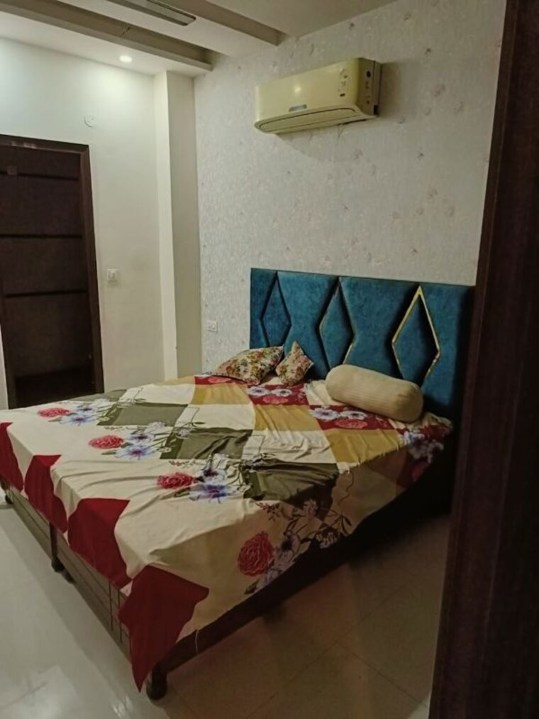 Bedroom, shiva-enclave-zirakpur 3 Bedroom 1900 Sq.Ft. Apartment In Patiala Road Zirakpur 10586762