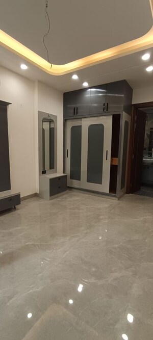 Room in 4 BHK Builder Floor at Puri Aman Vilas, Sector 89 – for Sale