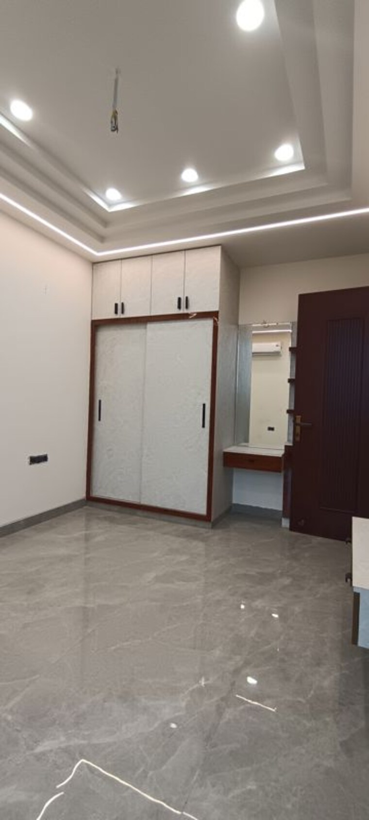 Room, puri-aman-vilas 4 Bedroom 350 Sq.Yd. Builder Floor In Sector 89 Faridabad 10586767