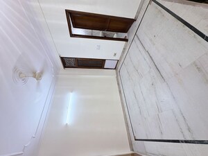 Furnished Amenities in 3 BHK Builder Floor at Khirki Extension – for Rent