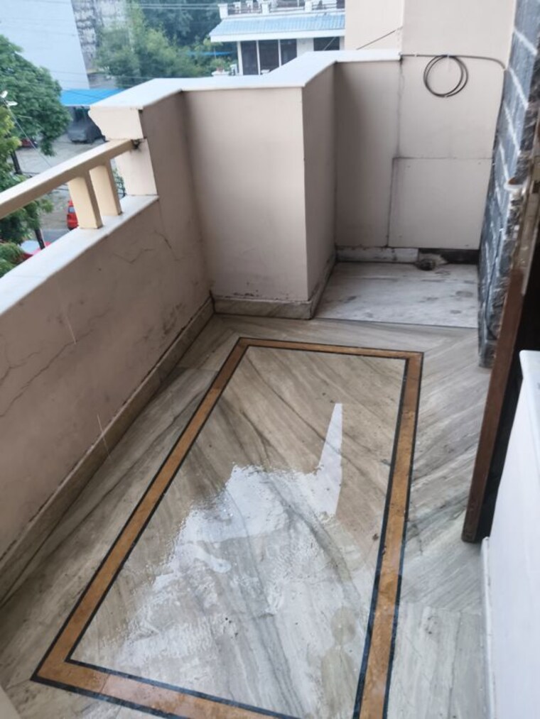 Balcony, rwa-apartments-sector-52 3 Bedroom 1500 Sq.Ft. Apartment In Sector 52 Noida 10586775