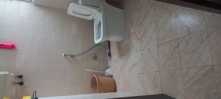 Bathroom, ip extension 3 Bedroom 1500 Sq.Ft. Apartment In Ip Extension Delhi 10586784