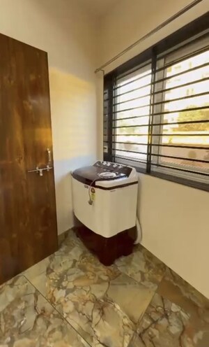 Bathroom in 1 BHK Builder Floor at Vijay Nagar – for Rent