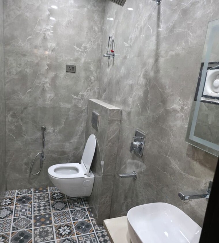 Bathroom, maya-homes 3 Bedroom 1350 Sq.Ft. Builder Floor In Indrapuram Ghaziabad 10586817