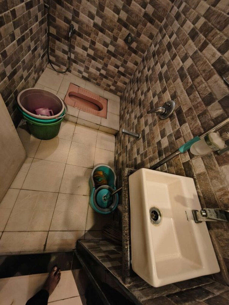 Bathroom, ravechi-heights 3 Bedroom 1500 Sq.Ft. Apartment In Kharghar Navi Mumbai 10586814