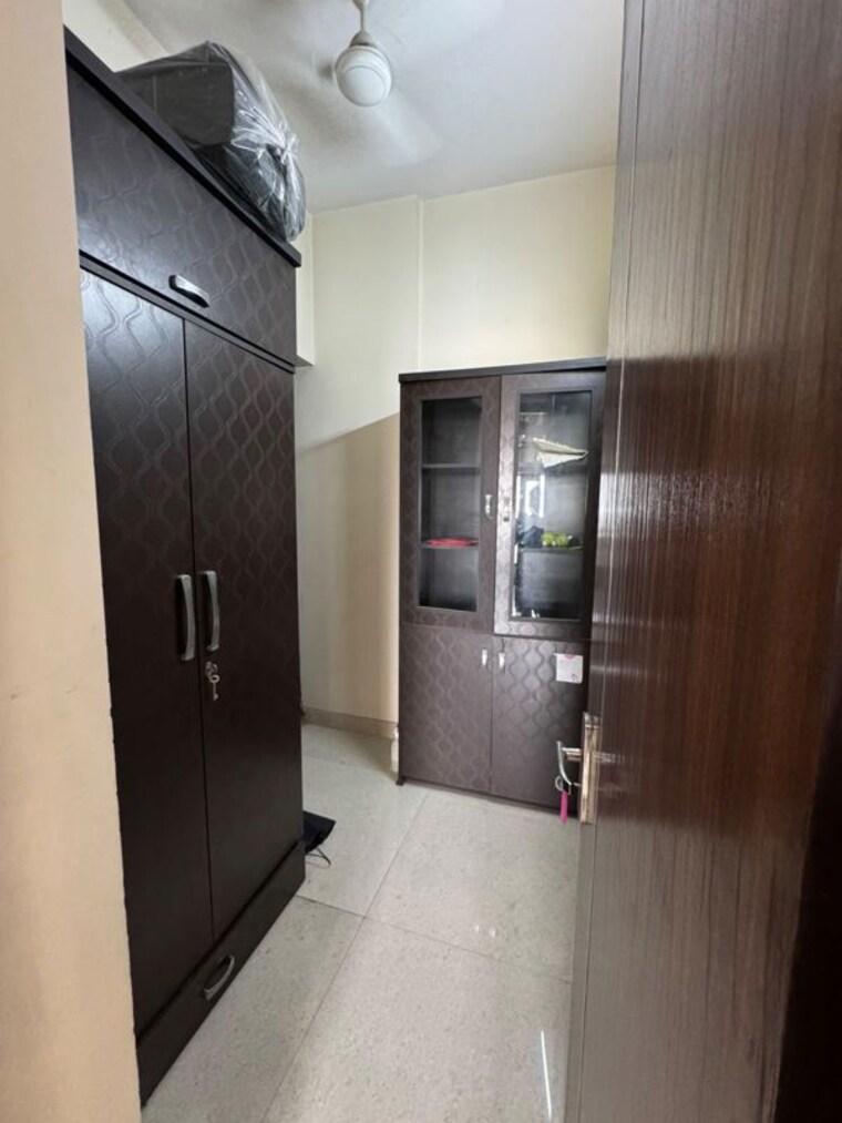 Bathroom, lord-krishna-apartment 4 Bedroom 3200 Sq.Ft. Apartment In Sector 43 Gurgaon 10586829