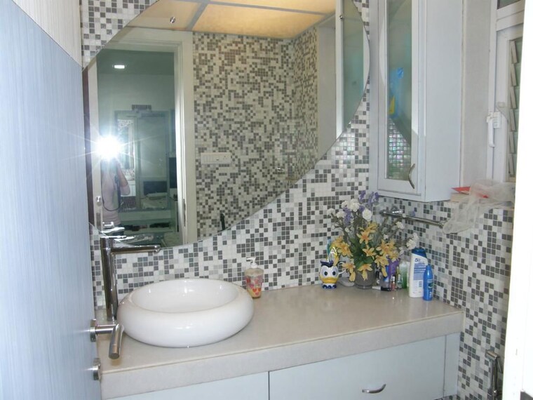 Bathroom, worli 3 Bedroom 1800 Sq.Ft. Apartment In Worli Mumbai 10586828