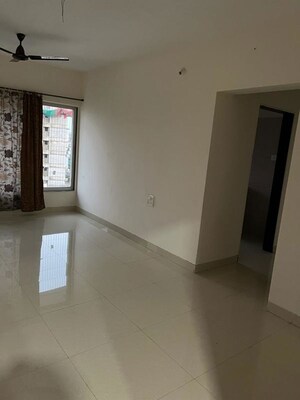 Room in 2 BHK Apartment at Avant Heritage, Jogeshwari East – for Rent