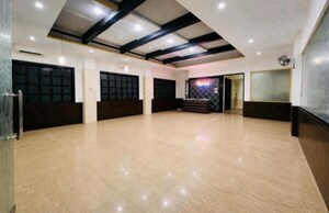  Office Space For Rent in Hazratganj