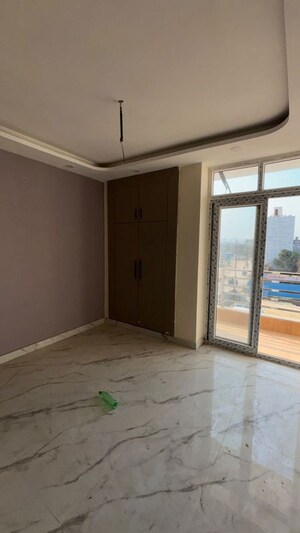 Room in 3 BHK Villa at Kingson Green Villa Phase 2, Panchsheel Green – for Sale