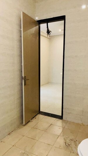 Building Lobby in 3 BHK Villa at Kingson Green Villa Phase 2, Panchsheel Green – for Sale