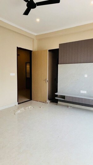 Room in 3 BHK Villa at Kingson Green Villa Phase 2, Panchsheel Green – for Sale