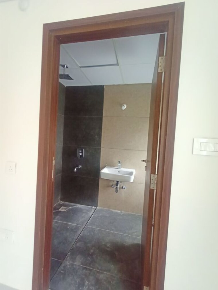 Bathroom, hallmark-treasor 3 Bedroom 1765 Sq.Ft. Apartment In Narsingi Hyderabad 10586896