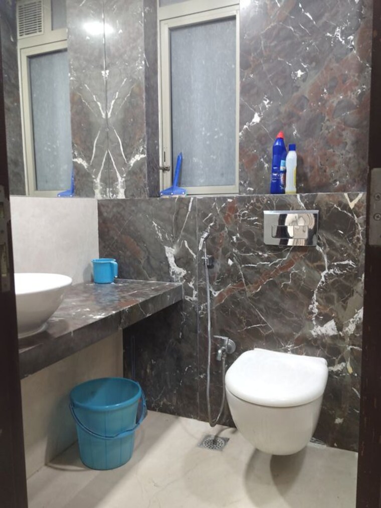 Bathroom, transcon-triumph-tower 2 Bedroom 864 Sq.Ft. Apartment In Andheri West Mumbai 10586895