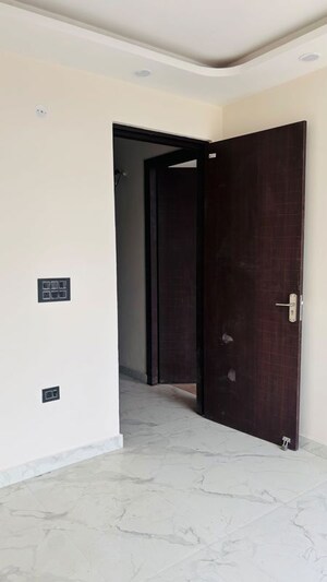 Room in 3 BHK Villa at Kingson Green Villa, Sector 16 Greater Noida – for Sale