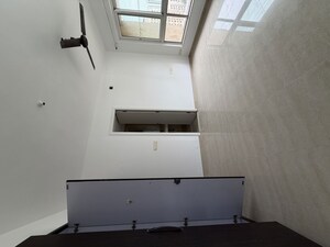 Bathroom in 2.5 BHK Apartment at Hiranandani Meadows, Manpada – for Rent