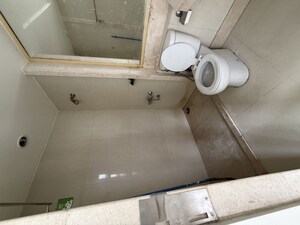 Bathroom in 2.5 BHK Apartment at Hiranandani Meadows, Manpada – for Rent