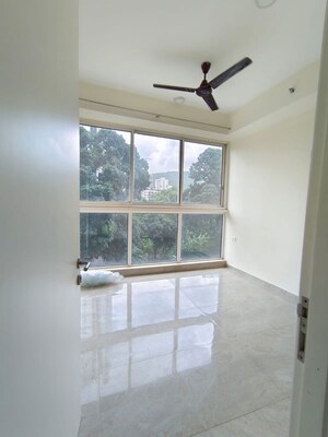 Room in 2 BHK Apartment at Tata Serein, Pokhran Road No Two – for Rent