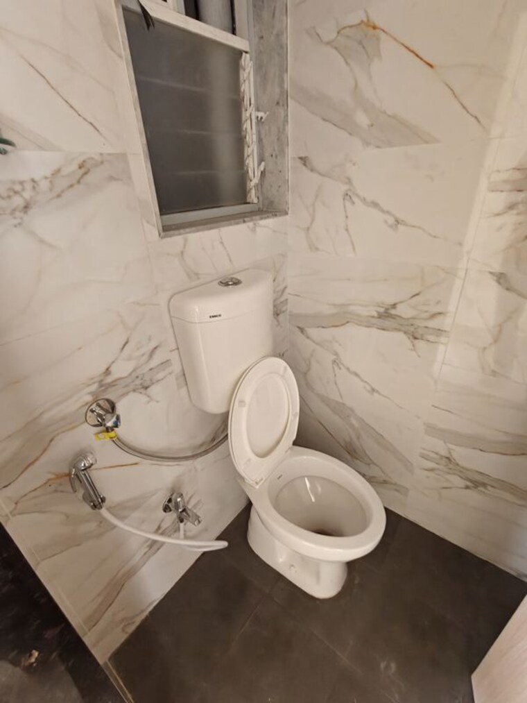 Bathroom, aanand-jai-bhavani-chs-ltd-sra-project 1 Bedroom 309 Sq.Ft. Apartment In Pokhran Road No Two Thane 10586928